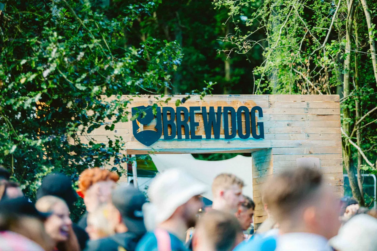 Sustainable design integration in woodland festival setting