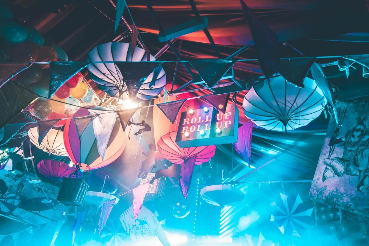 Aerial acrobatic performance with dramatic staging