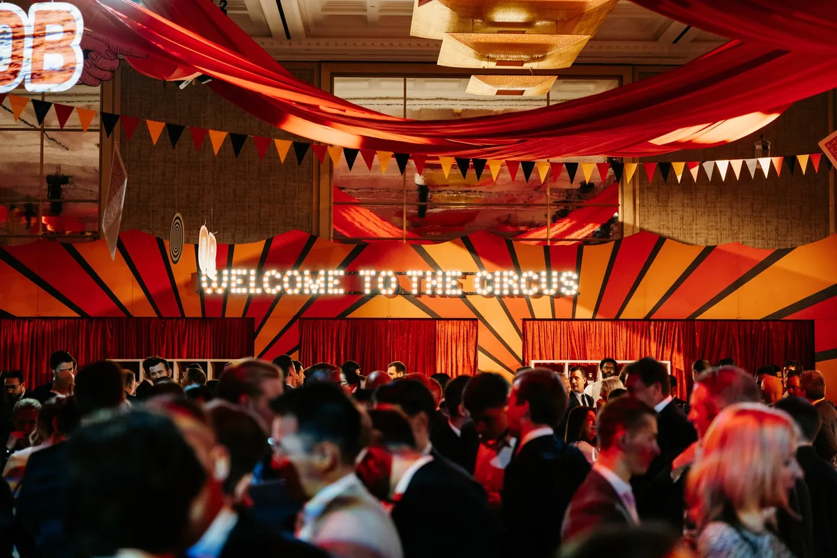 Venue decoration and immersive production setup