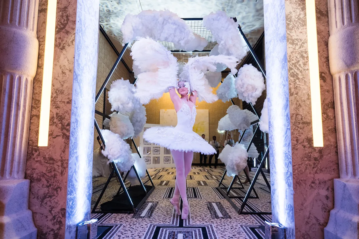 Guest interaction with immersive experience
