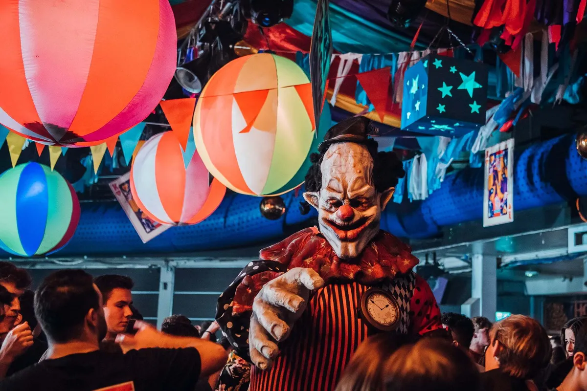 Themed entertainment activating event space